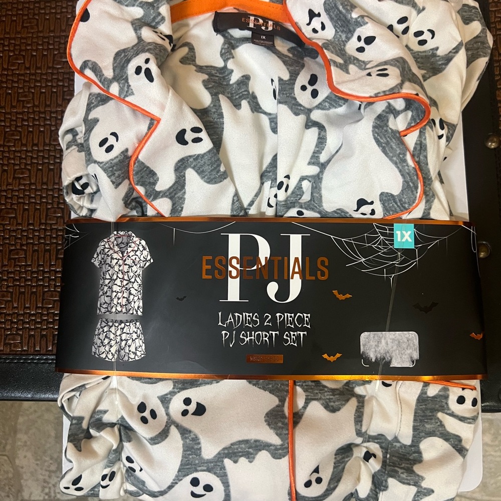 NWT - Essentials Ghost Print Ladies 2 Piece Pajama Set - Black and White